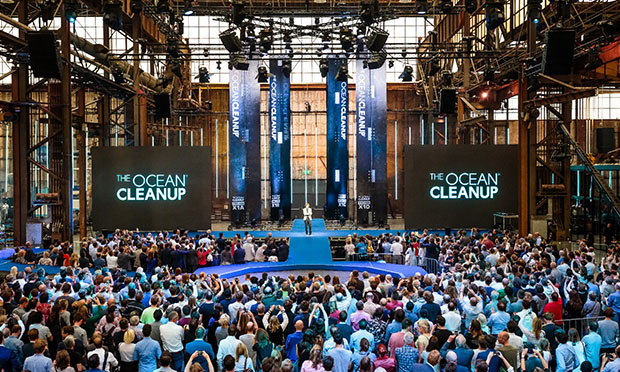 Crowd on the ocean cleanup event